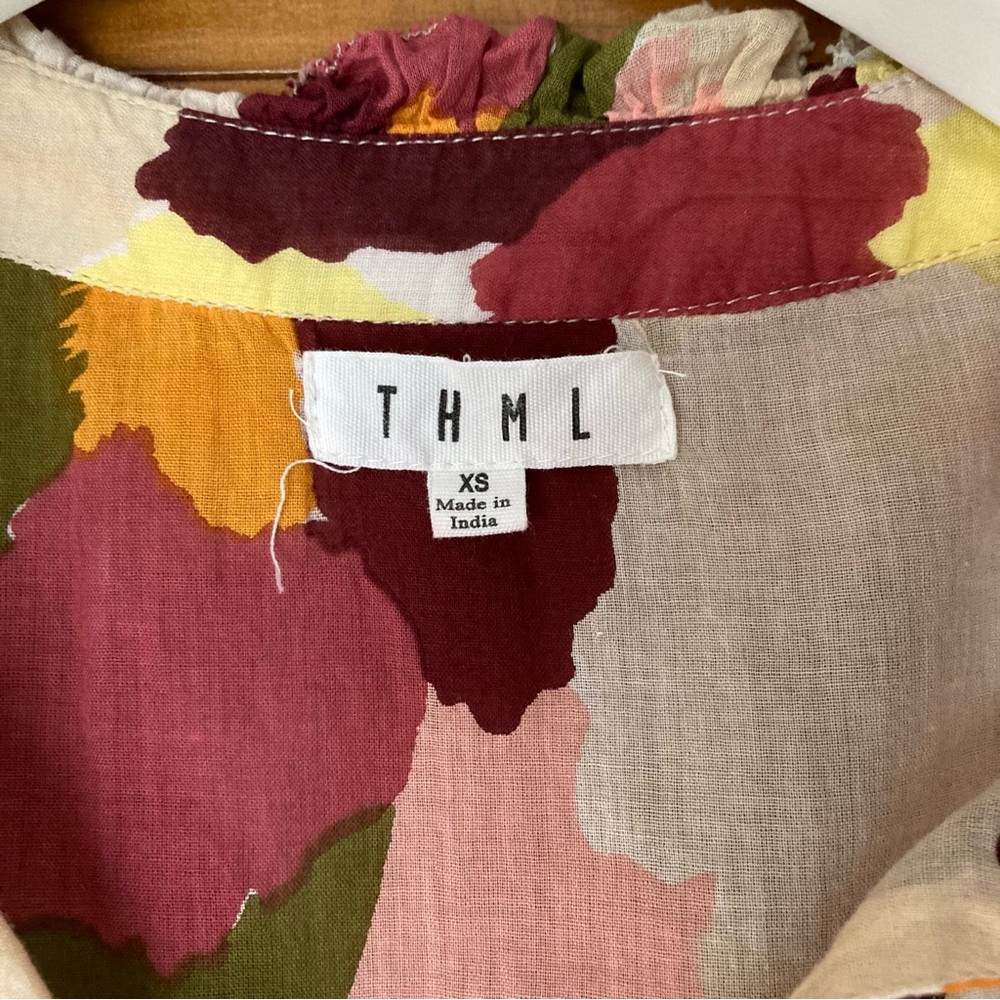 THML / Multi-Color Abstract Spot blouse - Picture 3 of 9